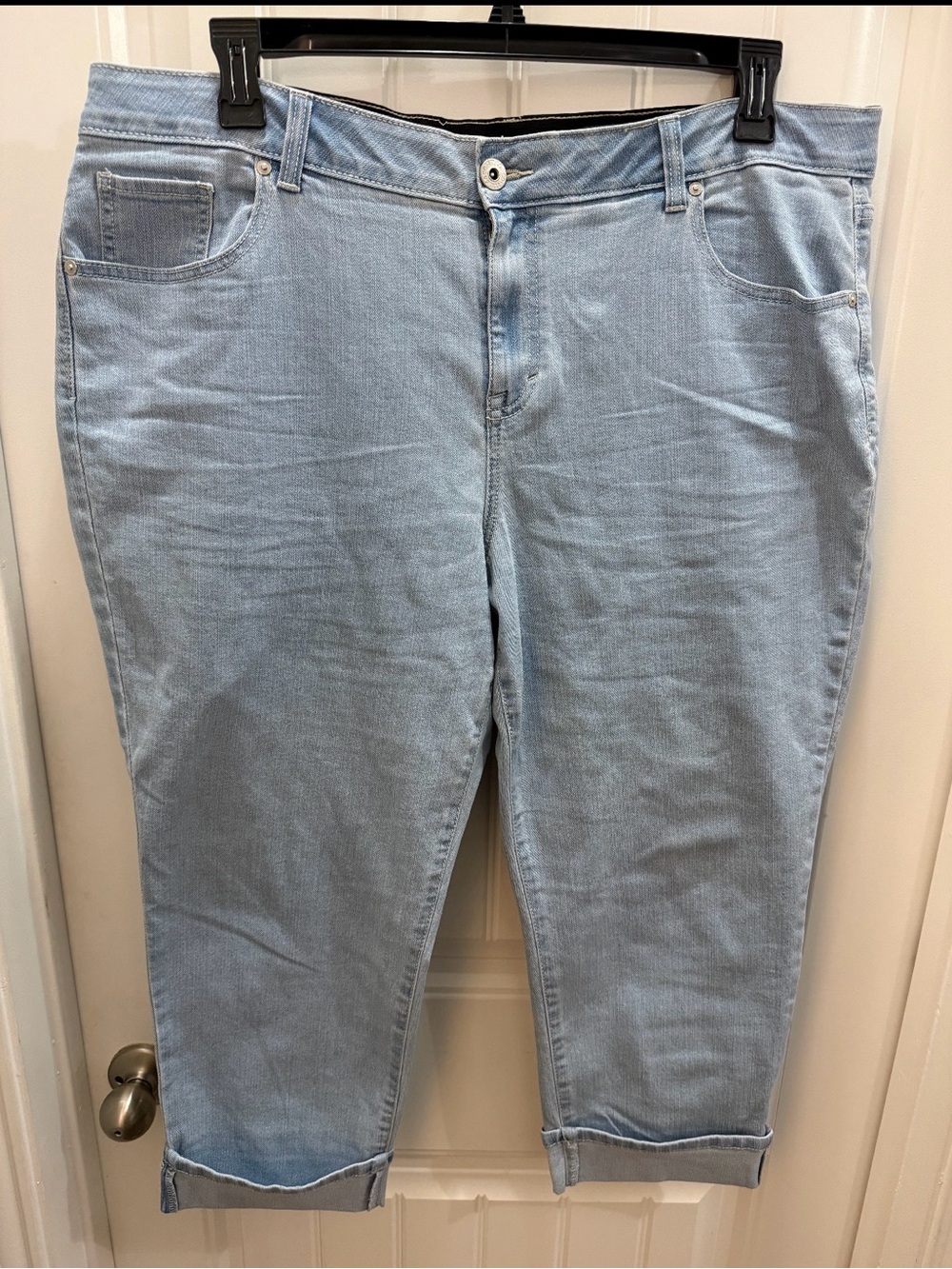 Style and Co Light Blue Denim capri pants size 18 w